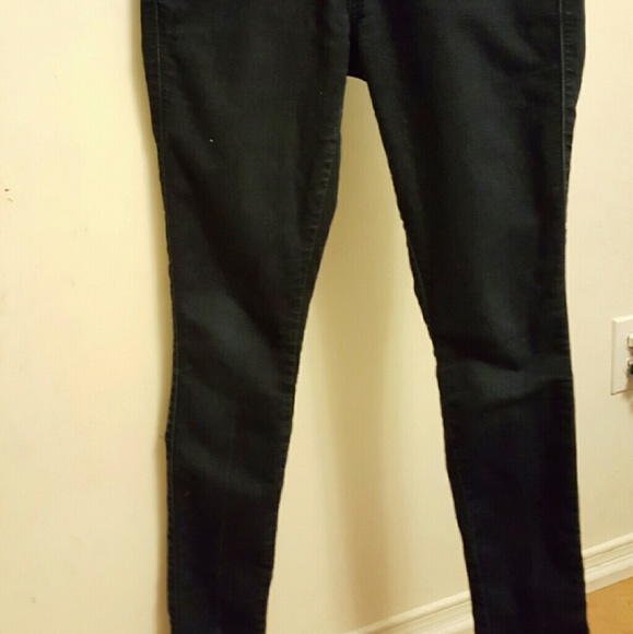 Guess - Picture 2 of 4