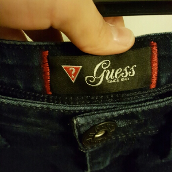 Guess - Picture 3 of 4