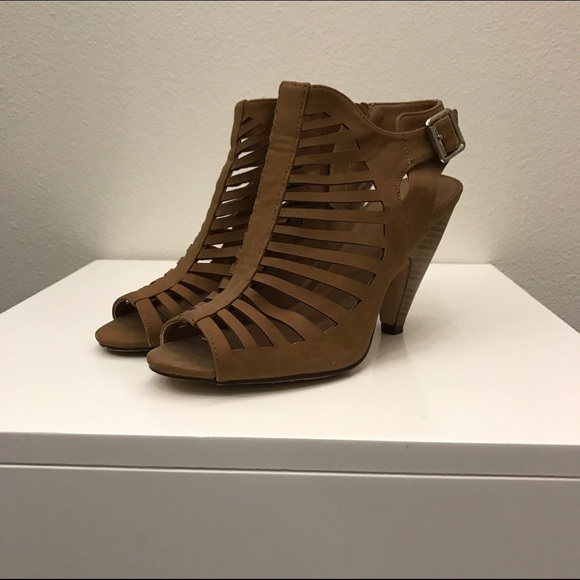 Open toe sandal heels