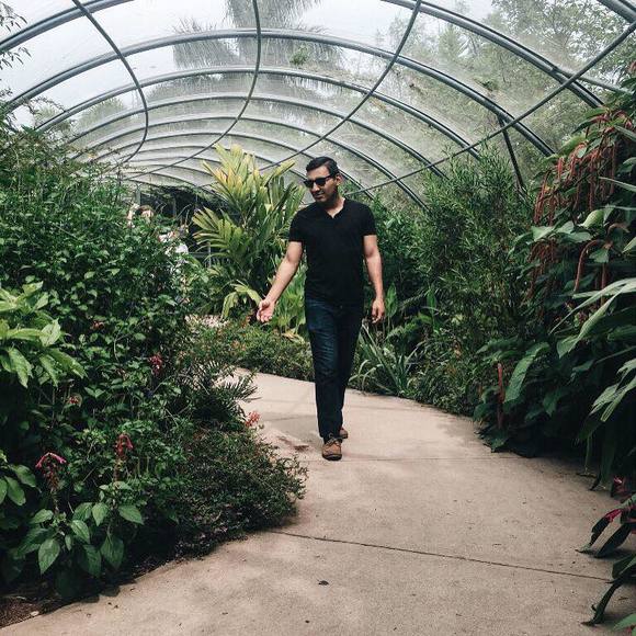 Meet your Posher, Jhonatan - Picture 1 of 1