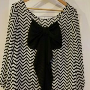 Chevron top with bow