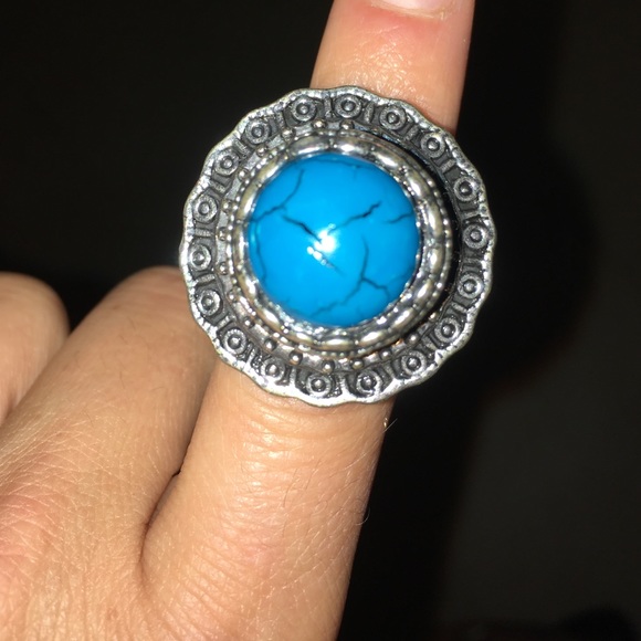 Woman ring - Picture 2 of 3