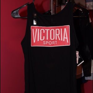 VS Muscle Tee W Back Details