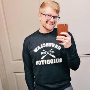 Meet your Posher, Casey