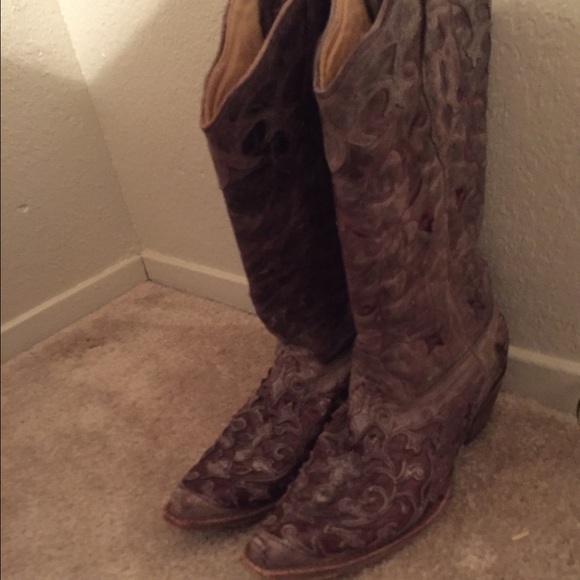 Corral boots