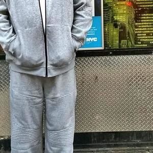 Meet your Posher, Derrick