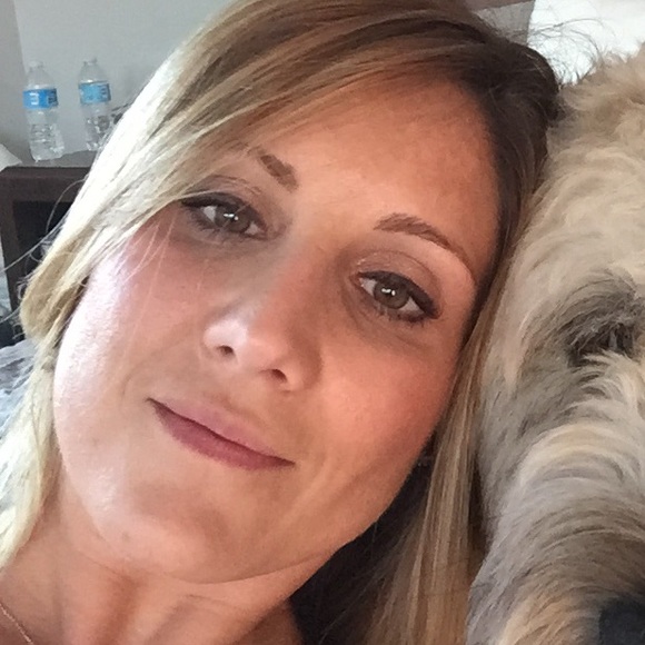 Meet your Posher, Candace