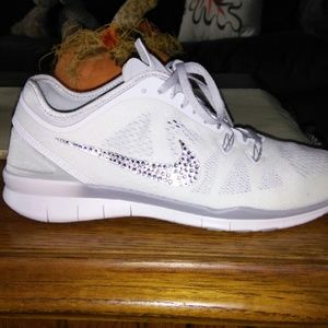 Glitter kicks