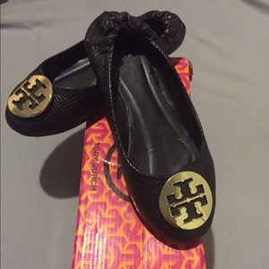 Tory Burch black and gold flats !