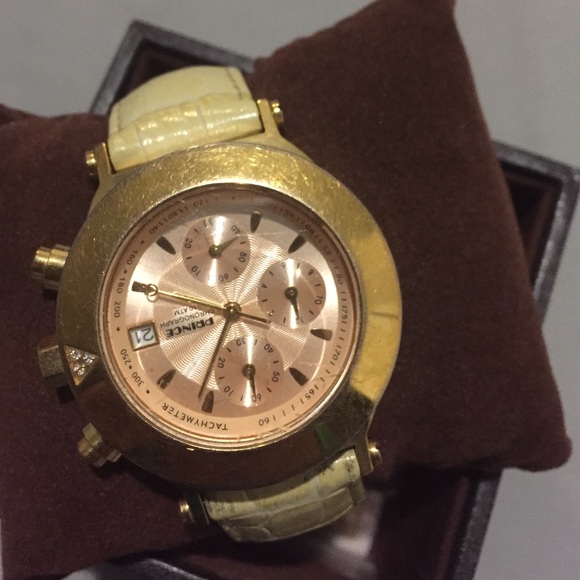 Gold watch - Picture 2 of 3