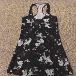Lululemkn CRB tank 4
