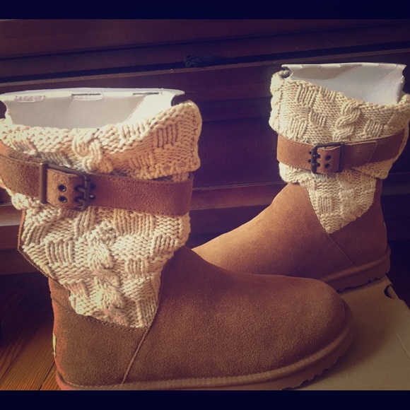 Ugg Cambridge Boots, Chestnut in size 8