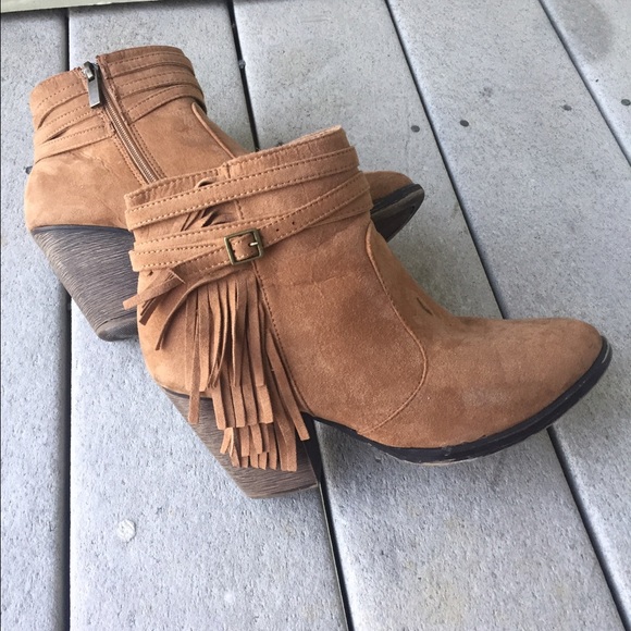 Tan Fringe Booties!!