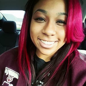 Meet your Posher, Courtney