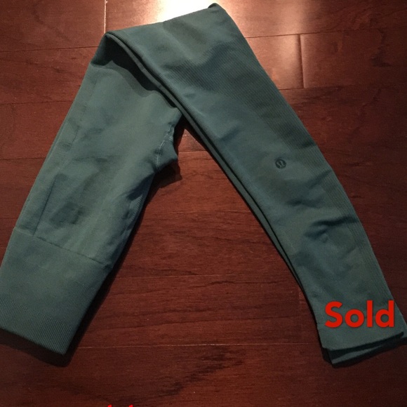 Sold! 🌺Lululemon zone in legging (not for sale)