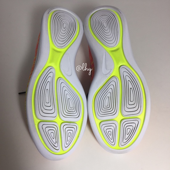 NIKE LUNAREPIC LOW FLYKNIT SNEAKERS WOMEN'S 7.5 - Picture 3 of 4
