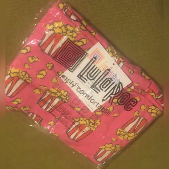LuLaRoe Popcorn OS Leggings