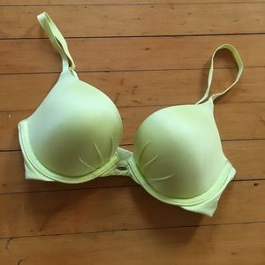 Victoria's Secret Fabulous Push-up bra
