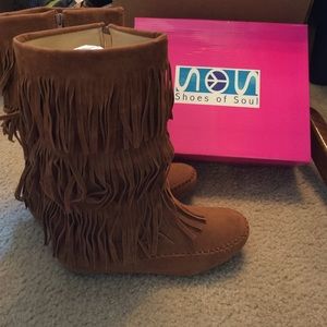 Moccasin fringe boots