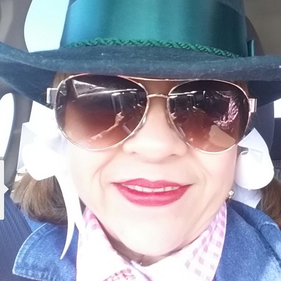 Meet your Posher, Brenda