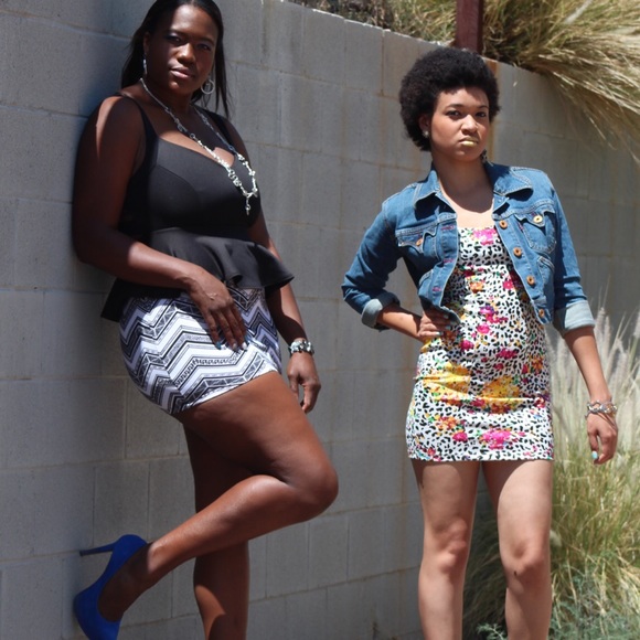 Heart Shaped Back Dress - Picture 3 of 4