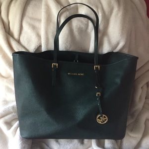 LastCall: MICHAEL Michael Kors JetSetTravMedTopZip