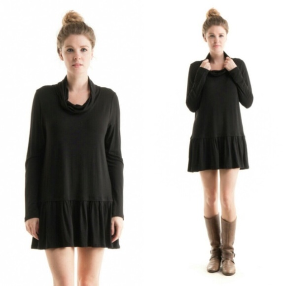 ❣️LAST ONE❣️•Black Ruffle Bottom Tunic• - Picture 2 of 4
