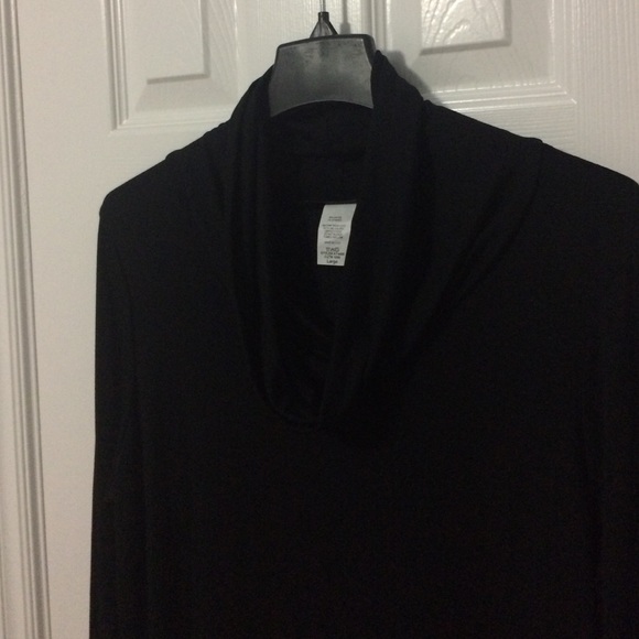 ❣️LAST ONE❣️•Black Ruffle Bottom Tunic• - Picture 4 of 4