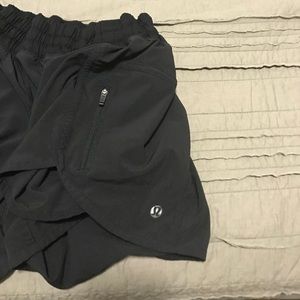 Lululemon size 10 Tracker short