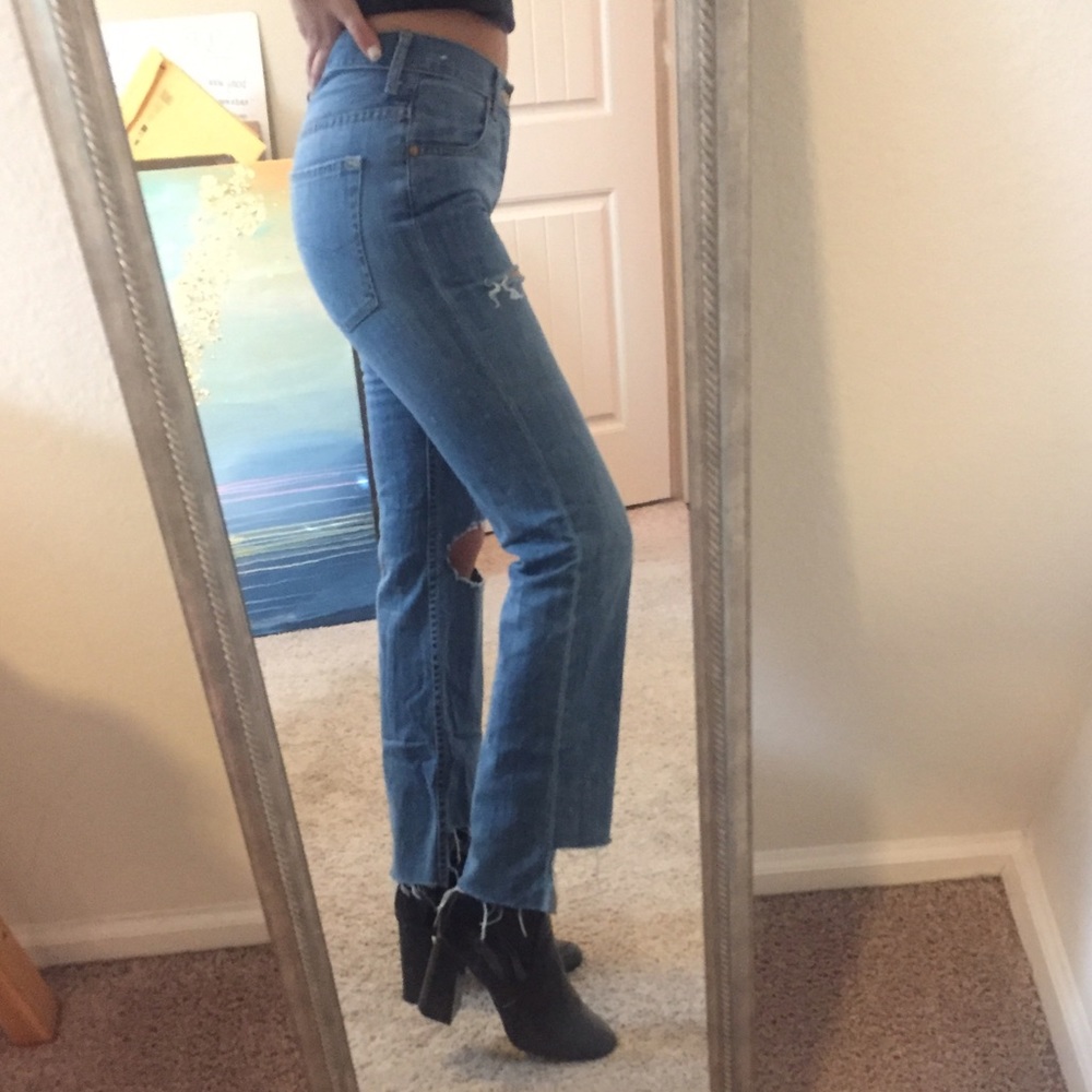 SOLD**One of a kind hem vintage Lee jeans ✨ - Picture 3 of 4