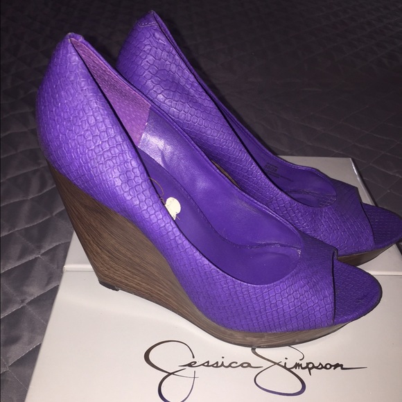 Jessica Simpson wedges size 8