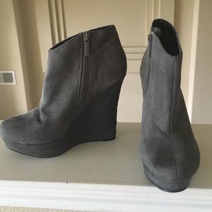 Gray wedge booties