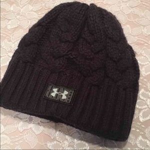 Ladies under armour toboggan