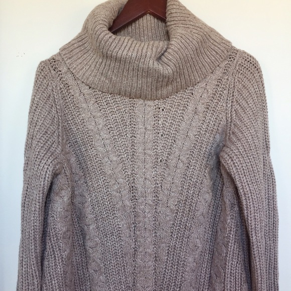 Banana Republic Sweaters - ‼️Final Price‼️ NWOT Banana Republic Sweater