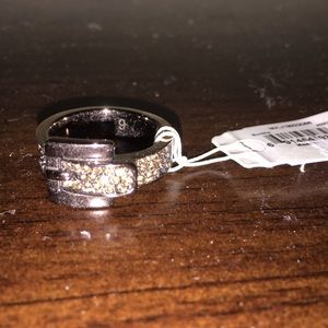 Michael kors rings size 6