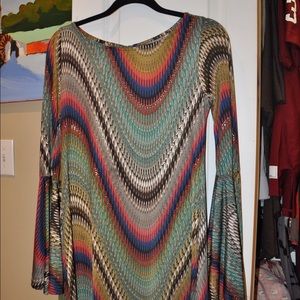 Whimsical dress with belle sleeves