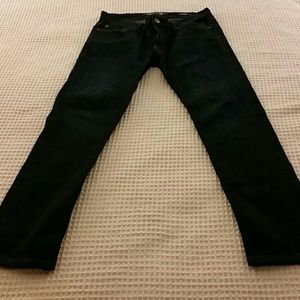 A nice pair of skinny jeans