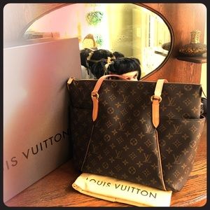 Louis Vuitton Totally MM Monogram Bag