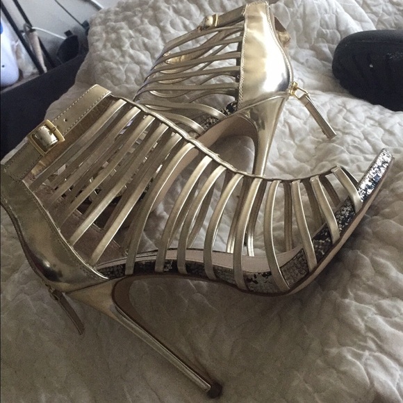 Steve madden gold heels negotiable