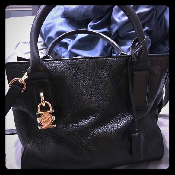MAKE OFFER Michael Kors brandnew medium SelmaBlack