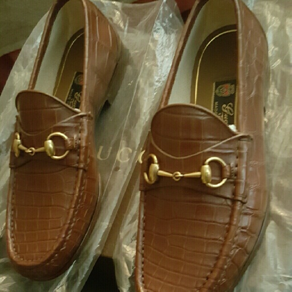 Gucci cuir roos croc loafers