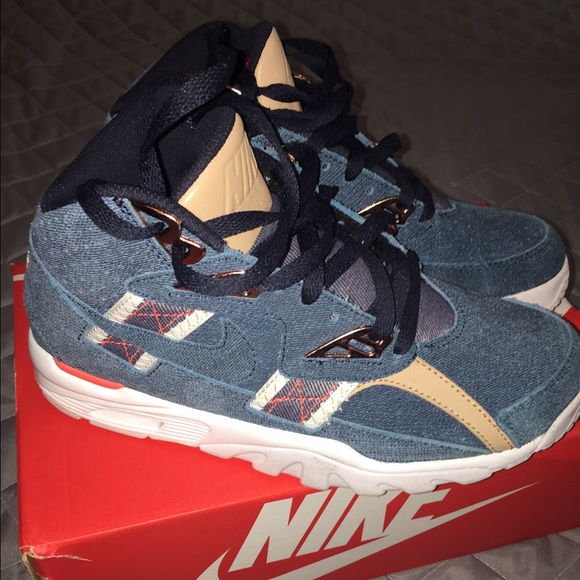 Nike sneakers - men's 7.5 Sold