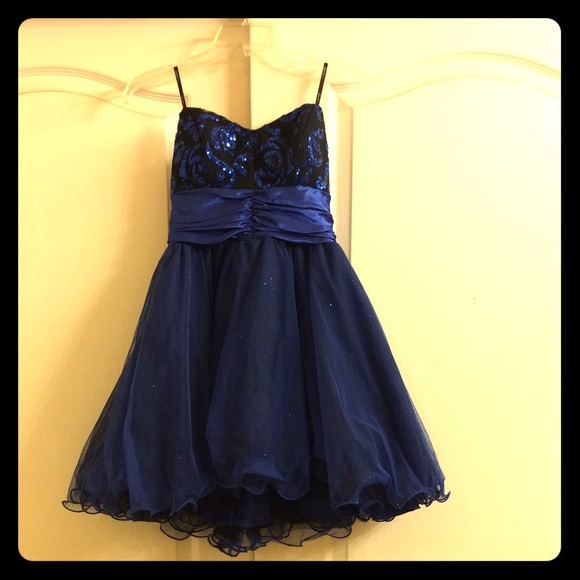 Cute blue sparkly Speechless dress