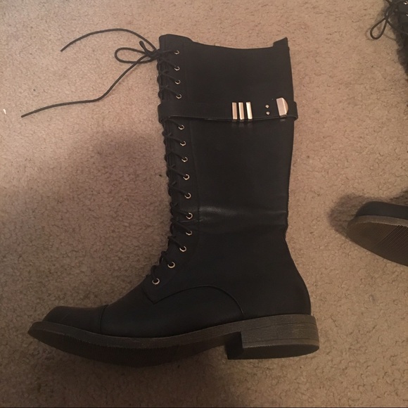 Combat boots