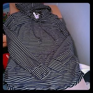 **Accepting ALL offers** Women's hooded shirt