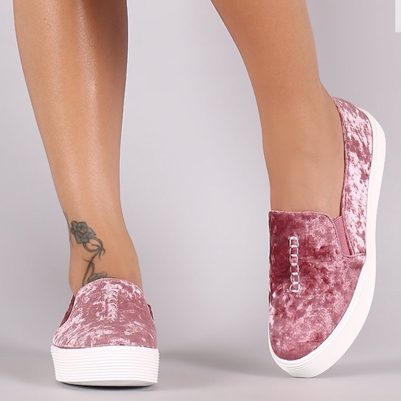 🎉LAST PAIR🎉NIB Crushed Velvet Slip on Shoes - Picture 4 of 4