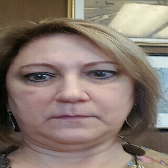 Meet your Posher, Loretta