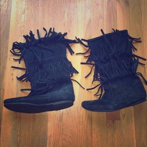 Minnetonka 3 Layer Moccasin Boots