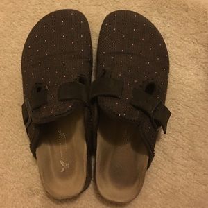 American Eagle Clogs