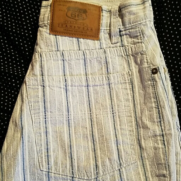 Shorts - Picture 2 of 3